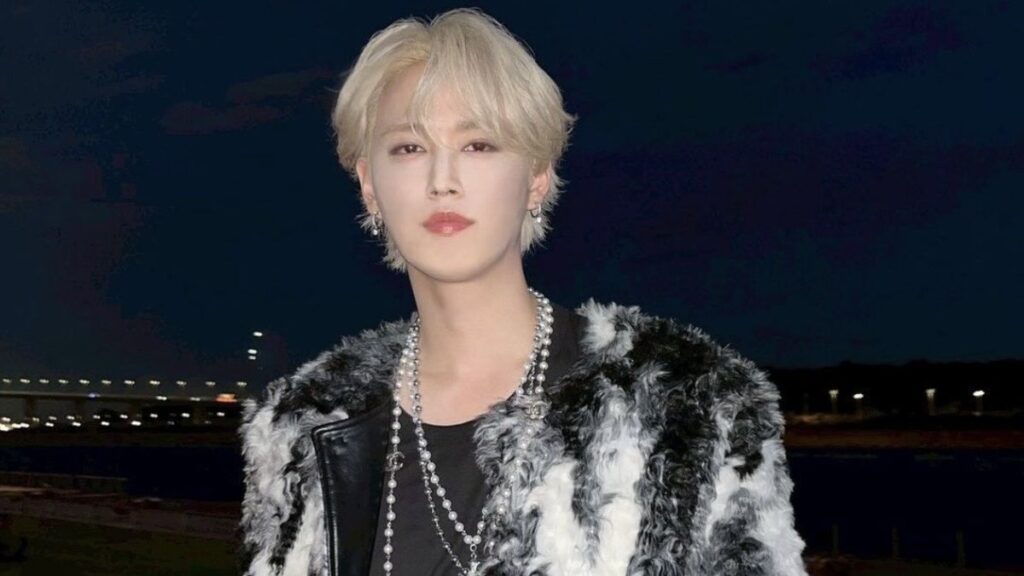 薄目の白岩瑠姫