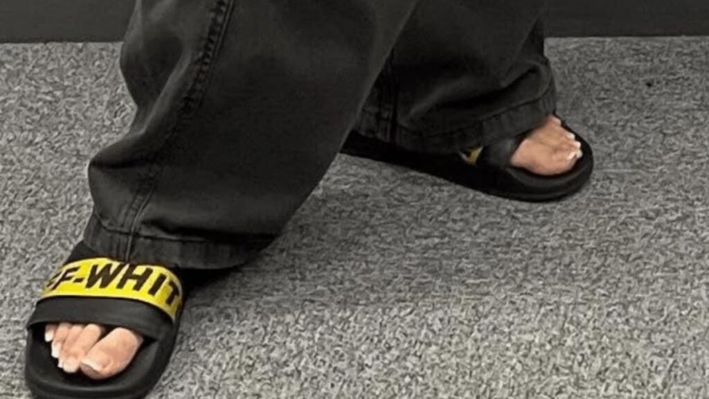 高橋恭平の伸びた爪